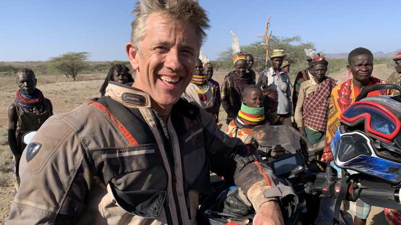 Recensie: Ondersteboven van Afrika geeft een uniek inkijkje in het leven in Afrika